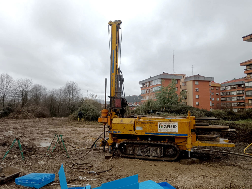 Empresa de sondeos con máquina de perforación en Erandio 2